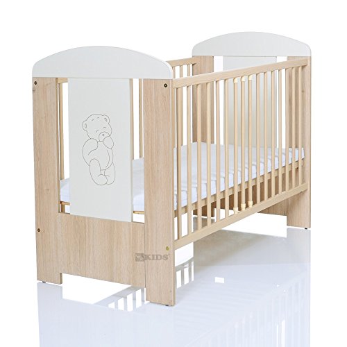 Baby Kinderbett BÄR 120x60 cm weiss beige braun mit Holz Gravur und Matratze