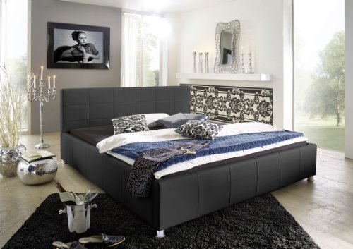SAM® Design Polsterbett Katja, schwarz, pflegeleichtes Bett aus Kunstleder, abgestepptes Kopfteil, Chrom-Füße, gepolstertes Designer-Bett, 180 x 200 cm