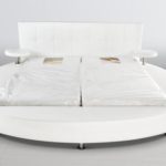 SAM® Polsterbett Rundbett weiß 180 x 200 cm, Bett mit integrierten Nachttischen im runden Design, Bett mit chrom-farbenen Füßen, modernes Design, Kopfteil abgesteppt, als Wasserbett verwendbar [521671]